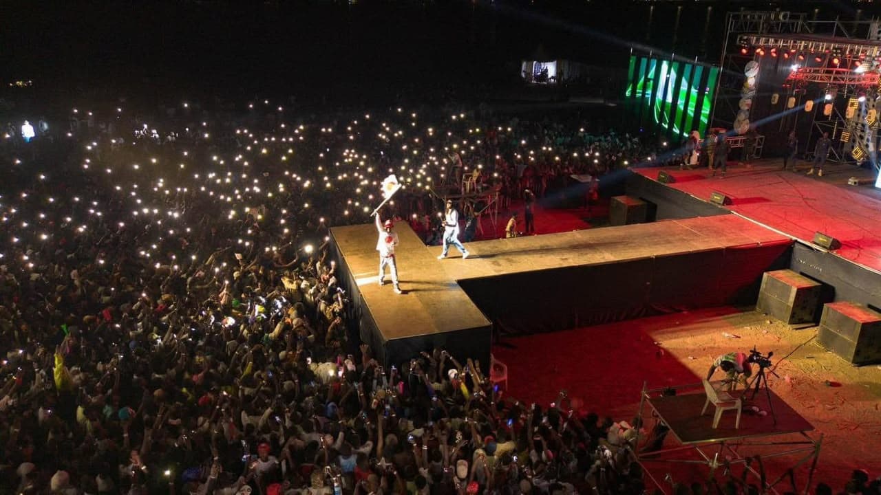 YACOU B OG — Place du Cinquantenaire — photo de concert