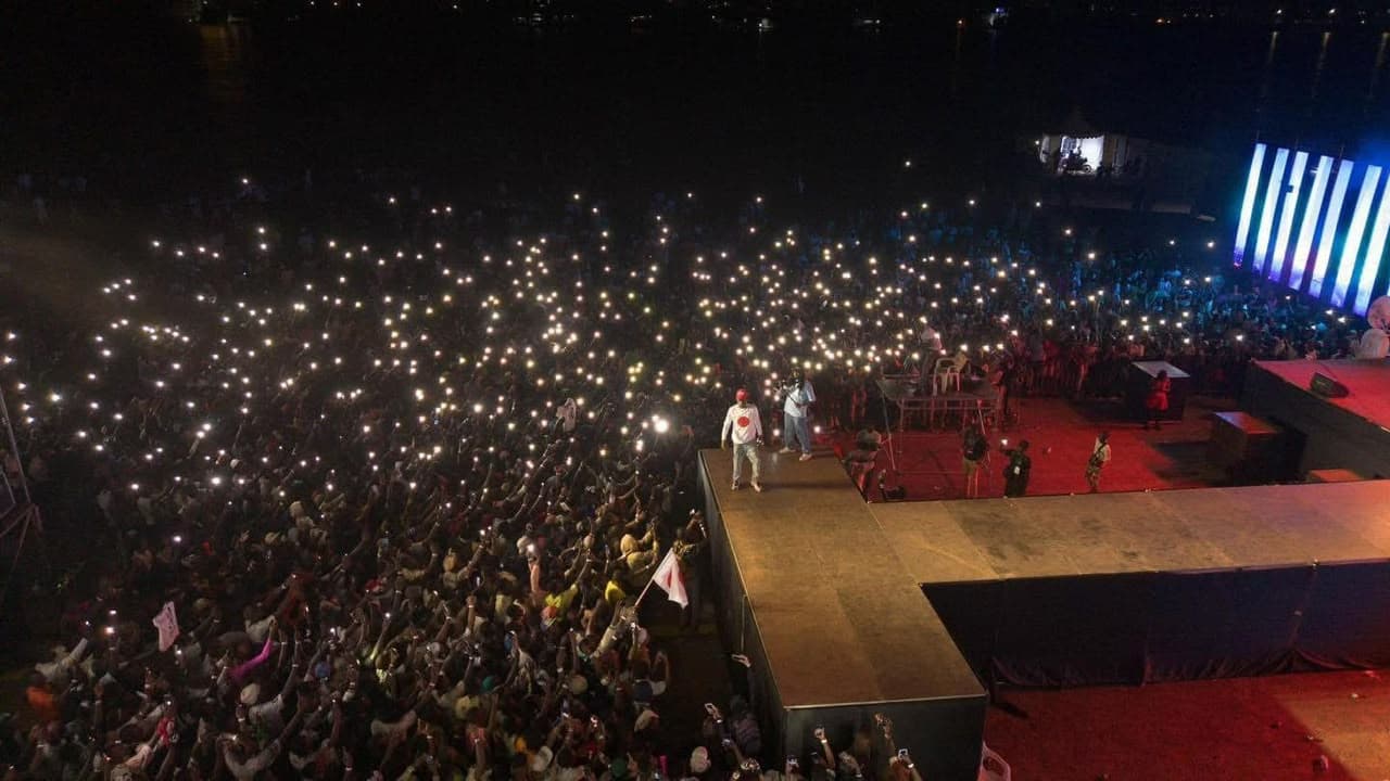 YACOU B OG — Place du Cinquantenaire — photo de concert